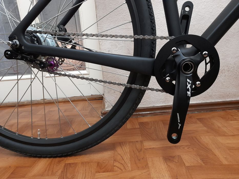 Карбоновый, с планетаркой Shimano 8 скорость