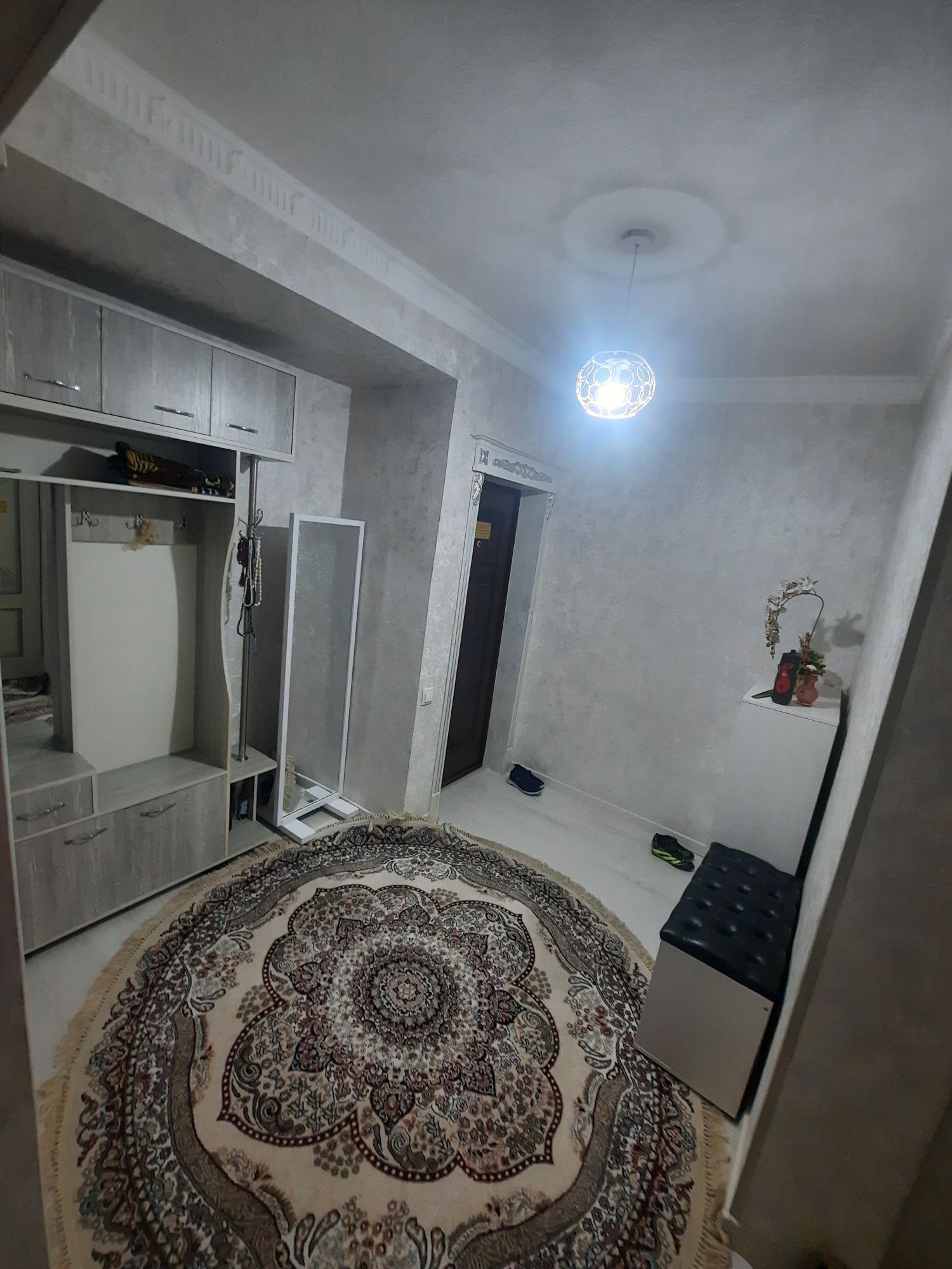 4xonali xonadon sotiladi