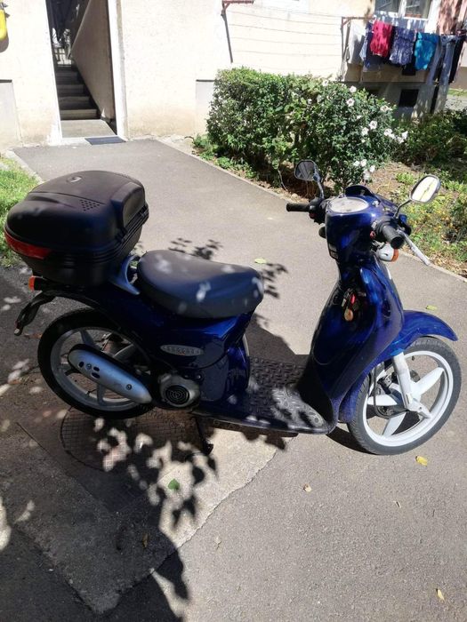 Scuter Aprilia Scarabeo
