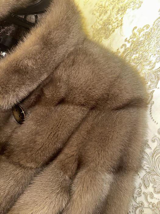 Норковая Шуба в отличном состоянии ( хамелеон)