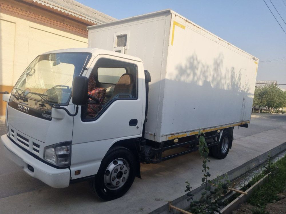 Isuzu 2013 yil 367min yurgan