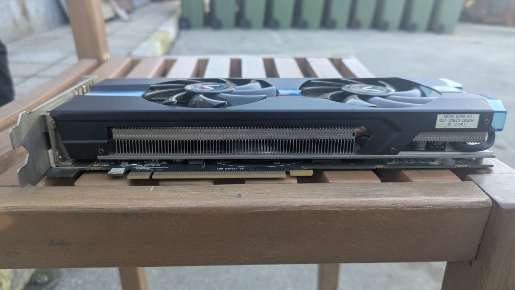 Sapphire Vapor-X R9 270X OC