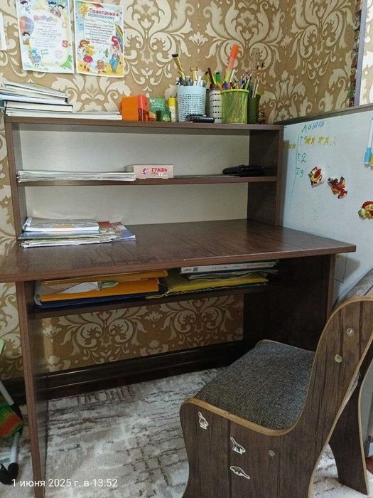 Детский письменный стол с стульчиком