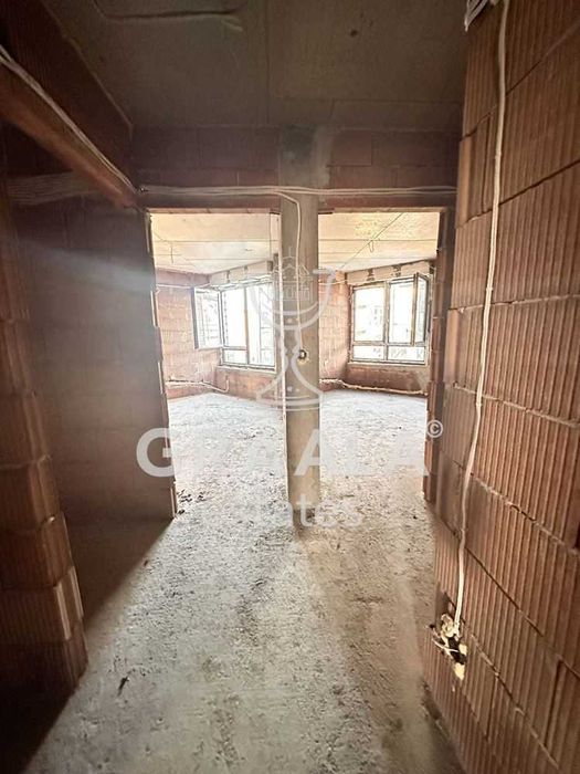 Продава се Тристаен апартамент в София, Витоша - 88 кв.м за 2023 €/кв.м - Снимка #3