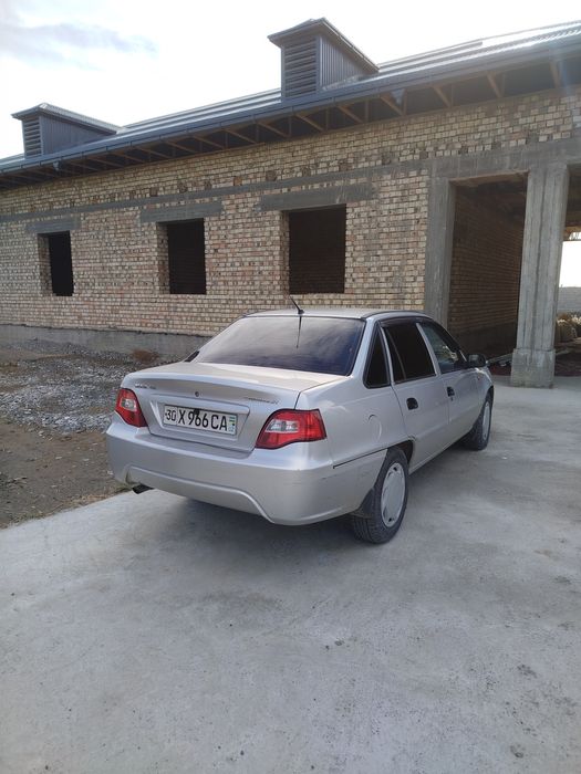 Nexia 2 1.6 sotiladi