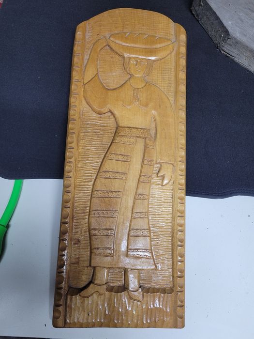 Tablou sculptat în lemn