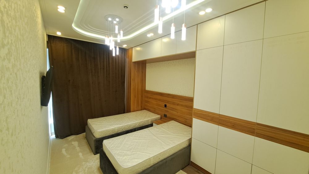 AKAY CITY. Сдаётся в аренду. 3 компнатная квартира.  2 сан узла. 105²