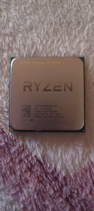 HDD ssd Kingston prețul este la pereche.