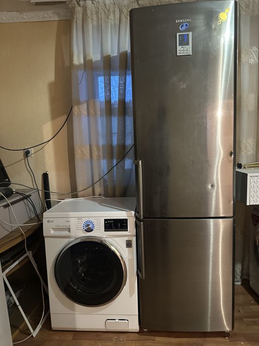 Холодильник SAMSUNG