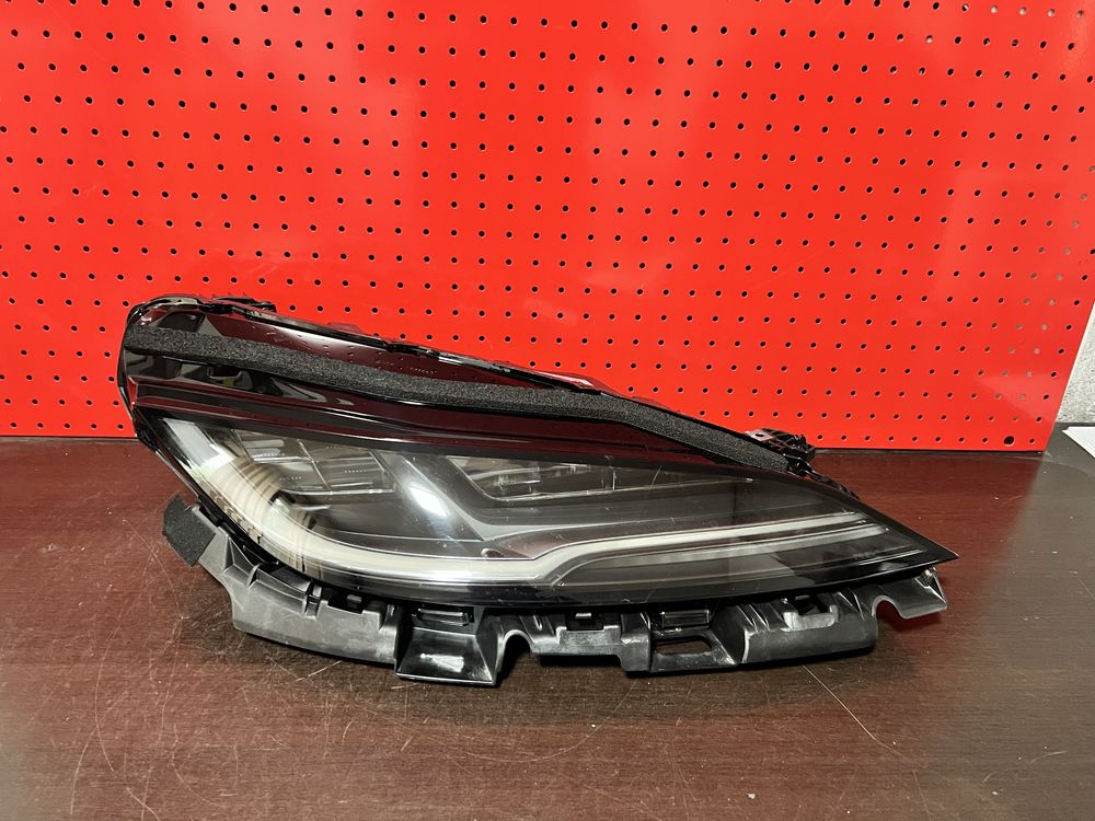 Far dreapta full led Tesla model 3 Highland