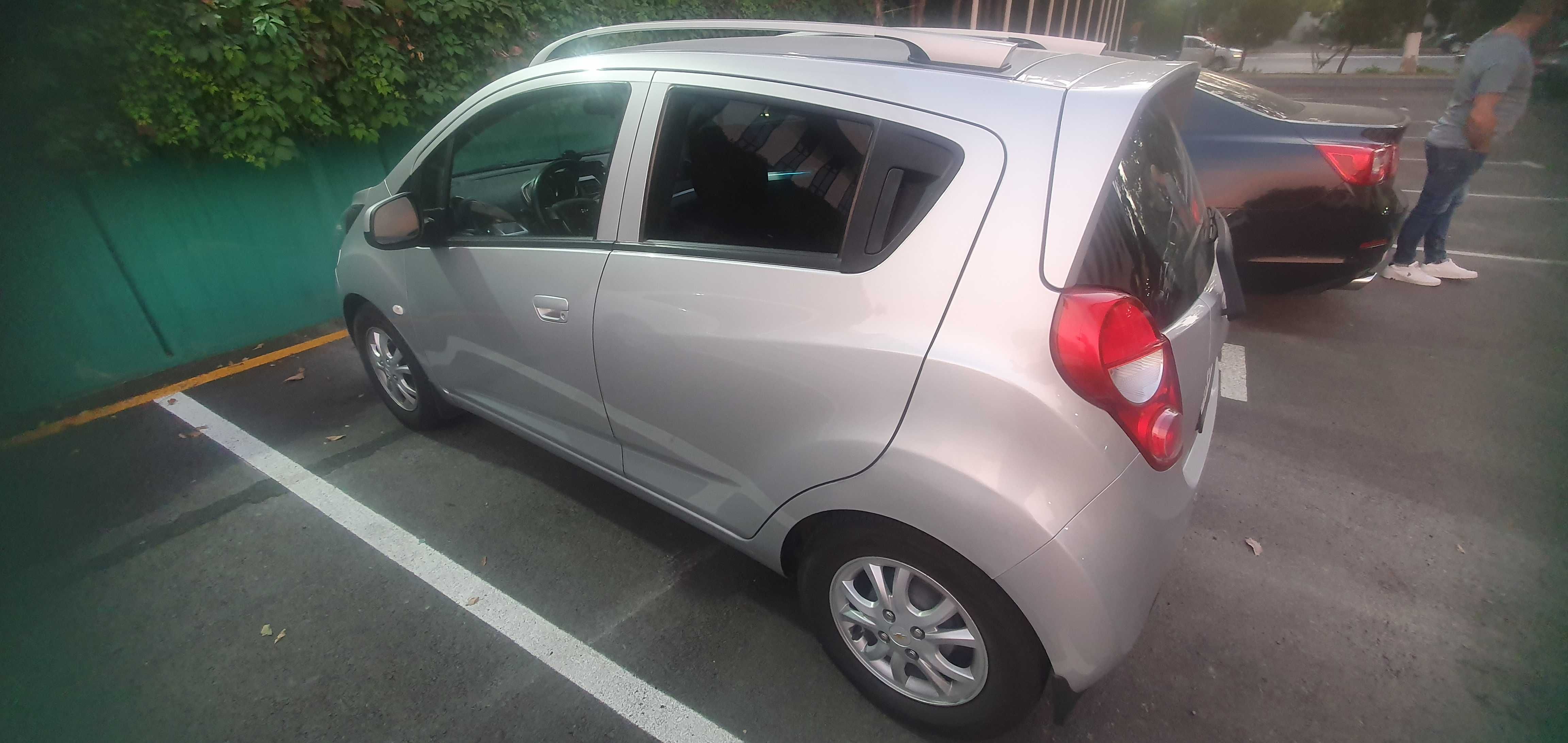 Продаётся Chevrolet Spark 1.25 автомат