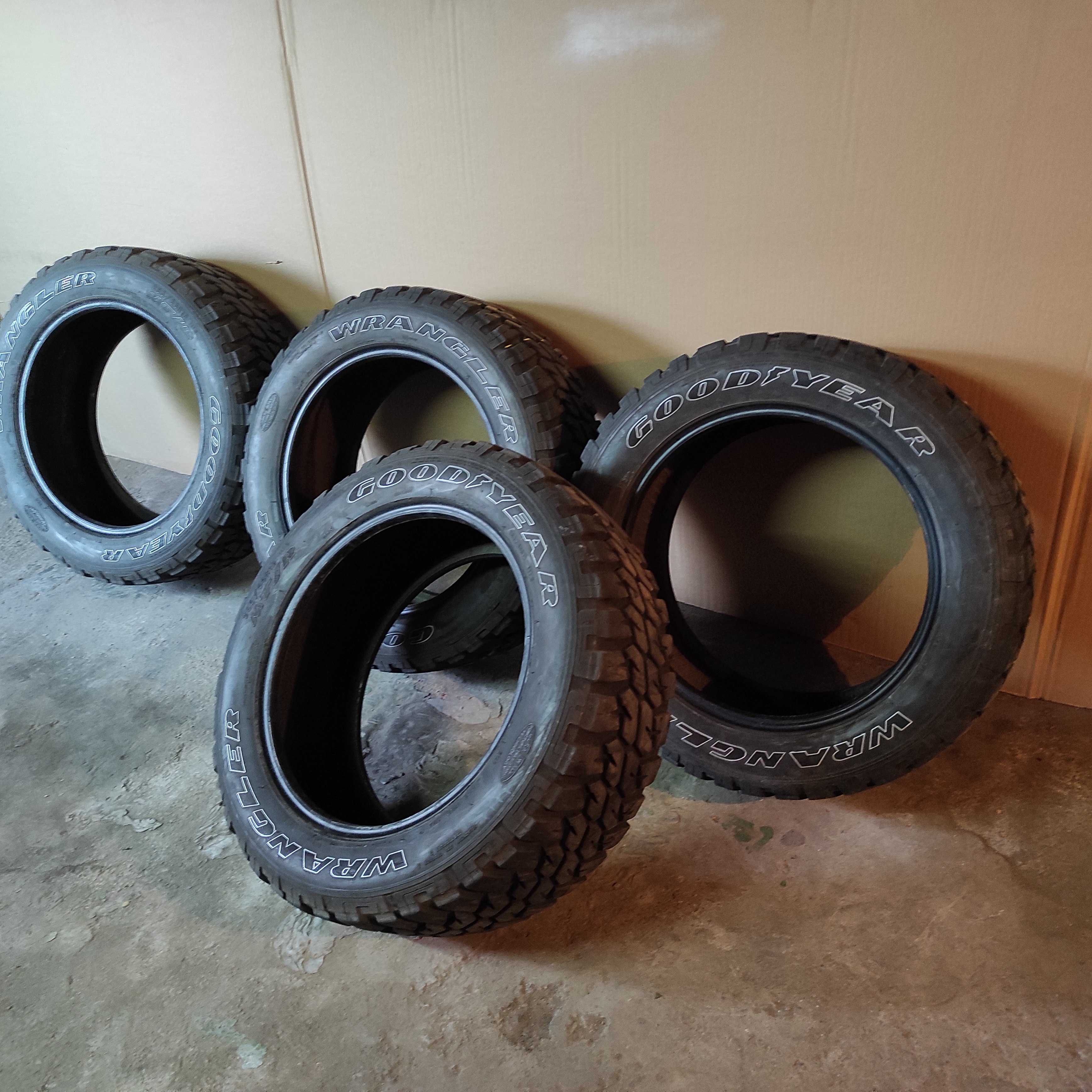 Гуми  Goodyear Wrangler