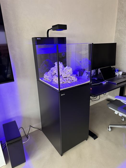 Acvariu marin complet cu corali Red Sea Max Nano Peninsula G2