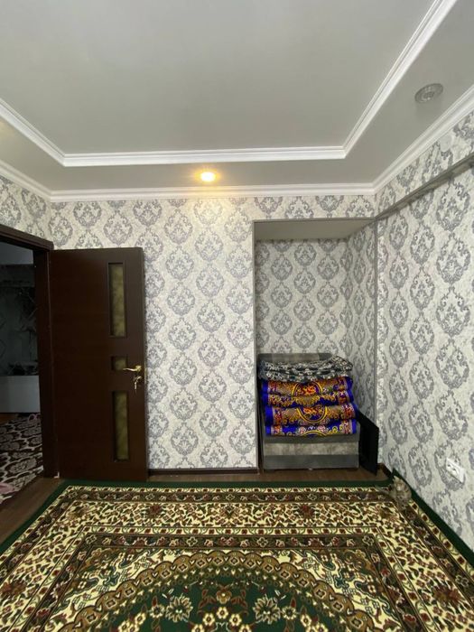 Маклерсиз срочно шахар марказида 2 хонали 1 этажда евро ремонт уй соти