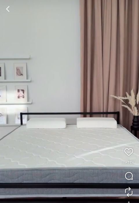 Кровать с матрасом