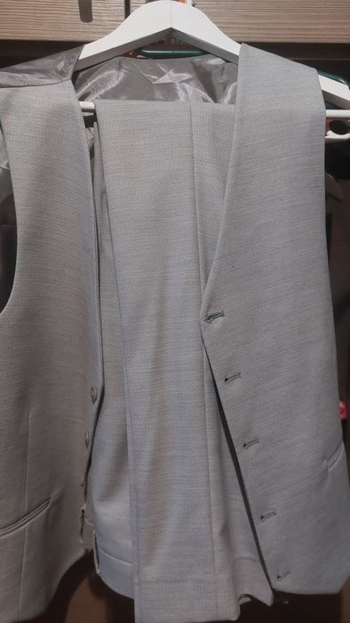 Costum nou pt varsta 14 ani