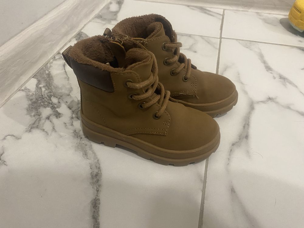 Обувки:Nike,AdidasPrimigi,H&M,Pepco,Sinsey,Shein