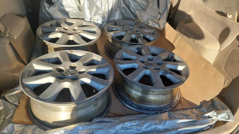 Продам титановые диски б/у  R16 от Toyota Ipsum  оригинал