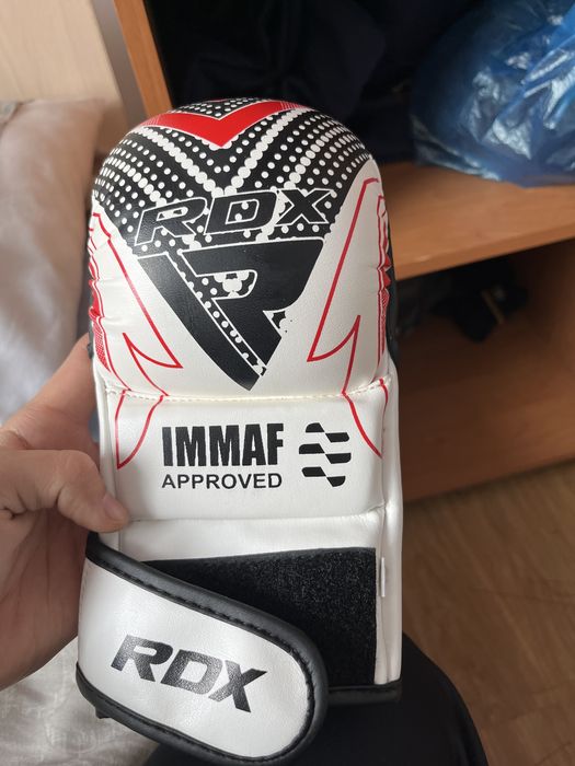 Прадаються перчатки immaf новые