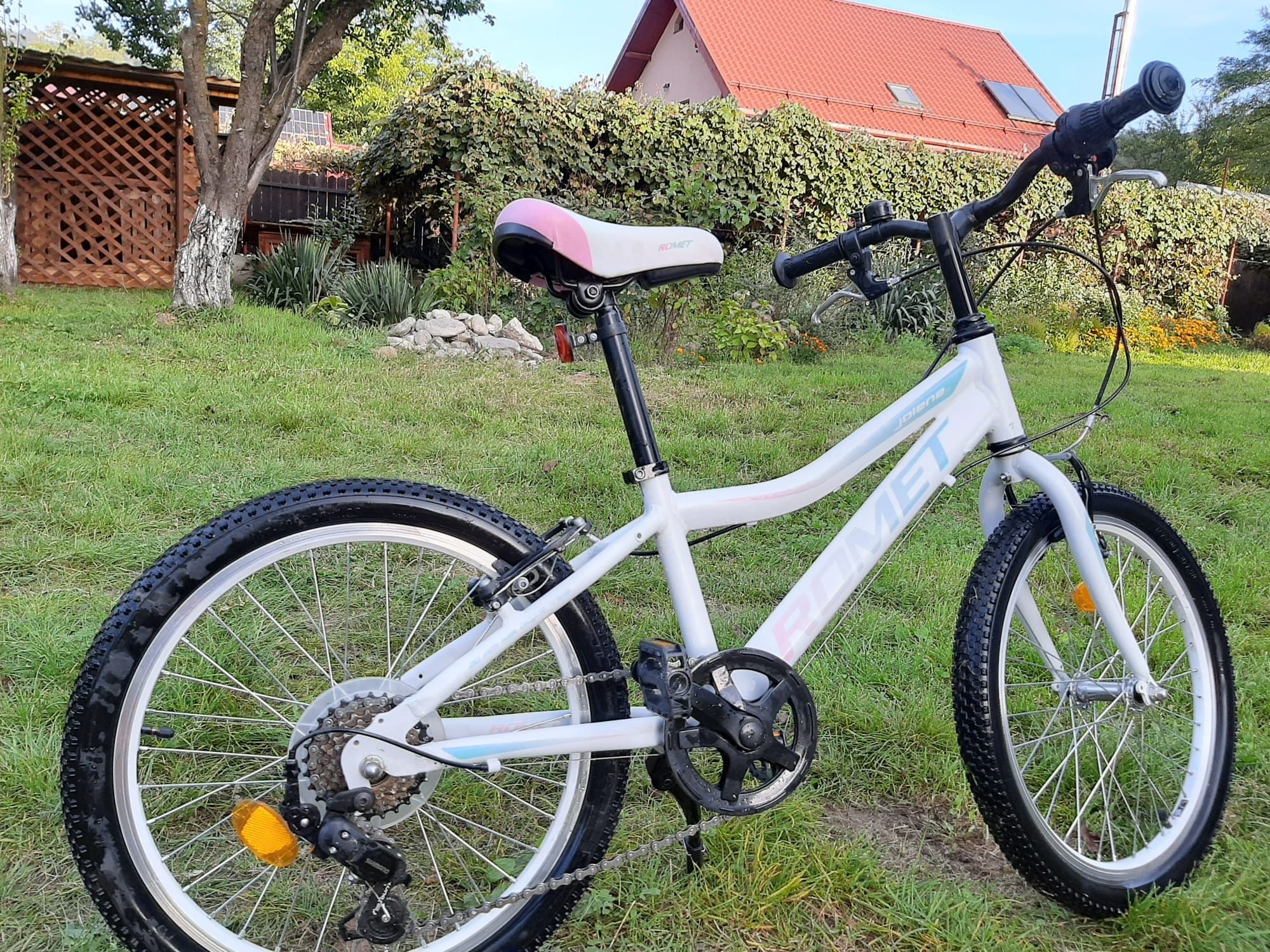 Vând bicicleta pentru copii 6-10 ani