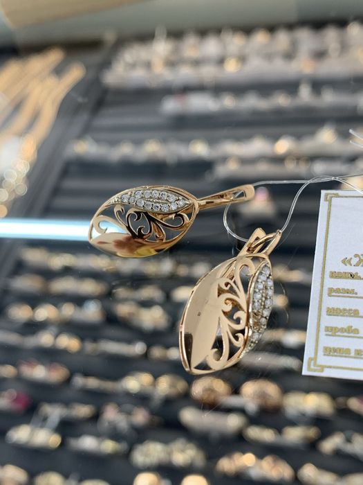 Золото серьги ЖанТаС ломбард г.Астана