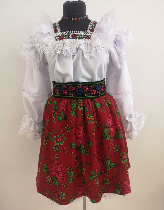 Costum popular femei de Maramures