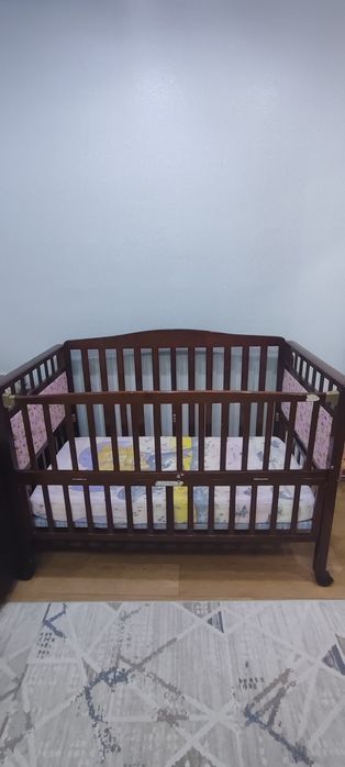 Продам кроватку детскую 20.000т., к ней есть люлька  , б.у.