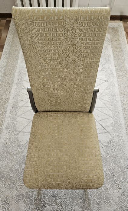 Продам  стулья б/ у в нормальном состоянии