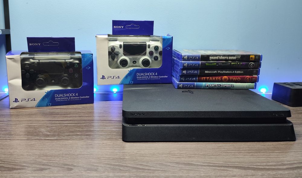 Playstation 4 slim, геймпады новые!!