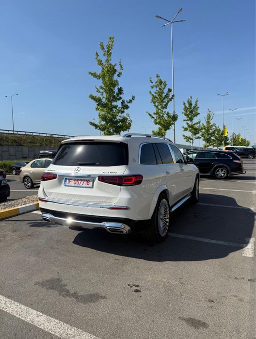 Mercedes - Benz / Maybach GLS 600 / 4 matic / Interior Full Black