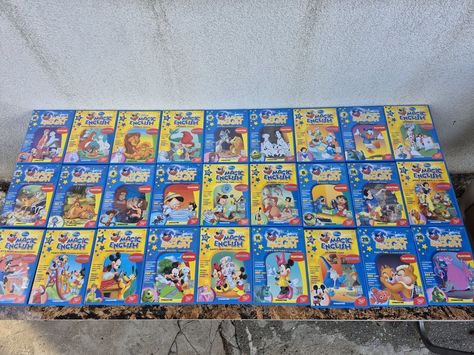 Vând Lot 25 DVD originale colectie filme animație in limba Română