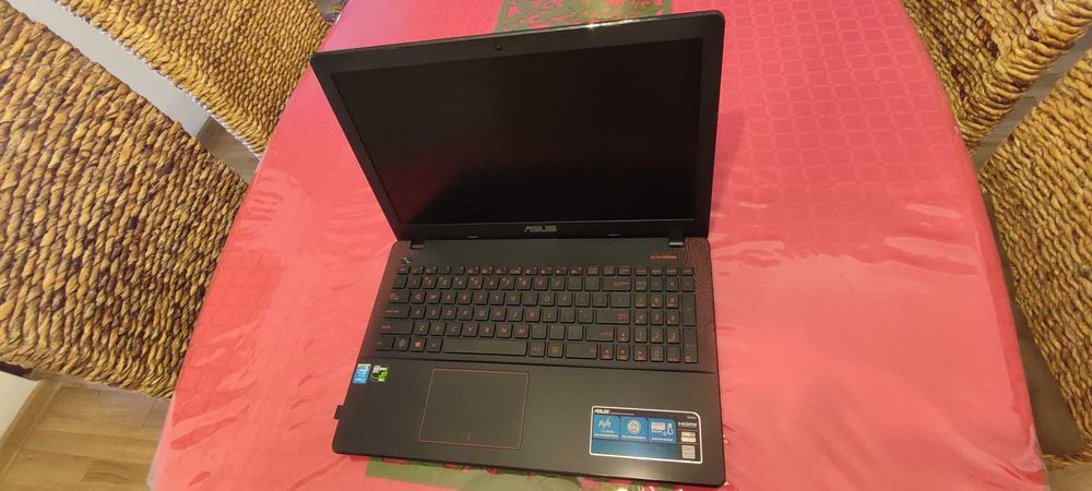 Laptop Asus F550J