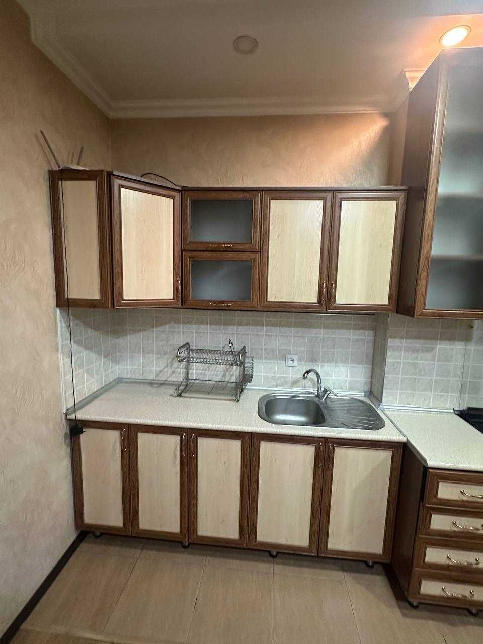 Продается кухонная мебель в хорошем состоянии.