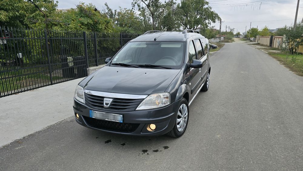 Vând Dacia Logan Mcv