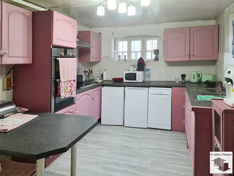 Продава се Къща в с. Поликраище, Област Велико Търново - 220 кв.м за 273 €/кв.м - Снимка #2