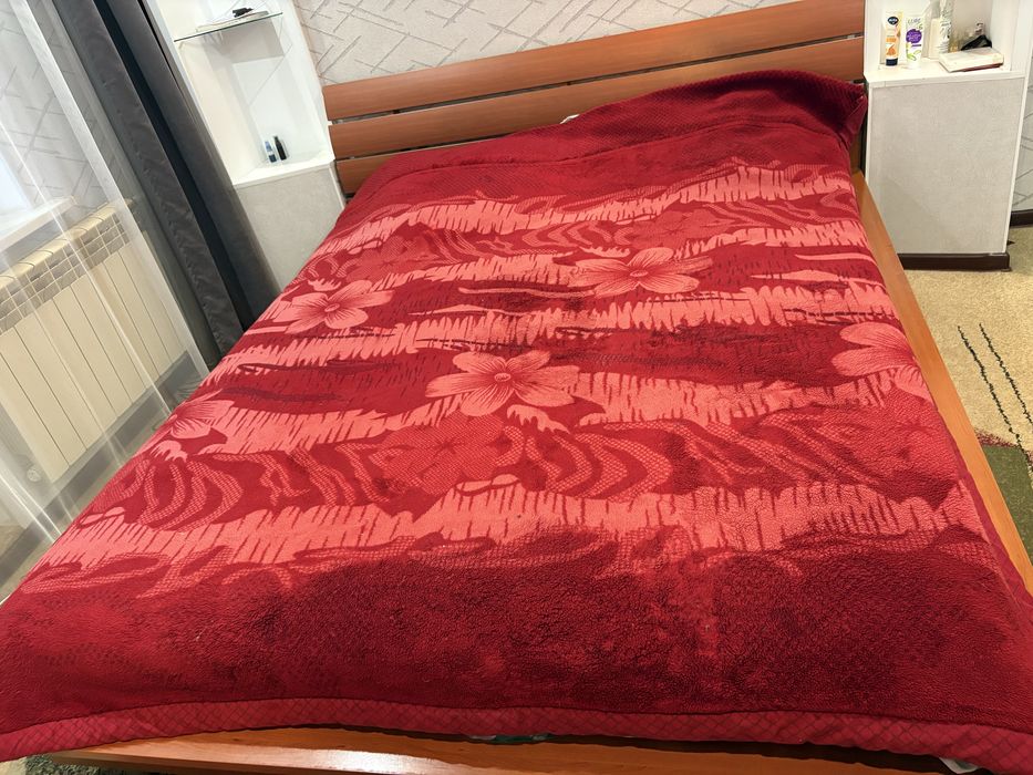 Жатын бөлмеге кровать