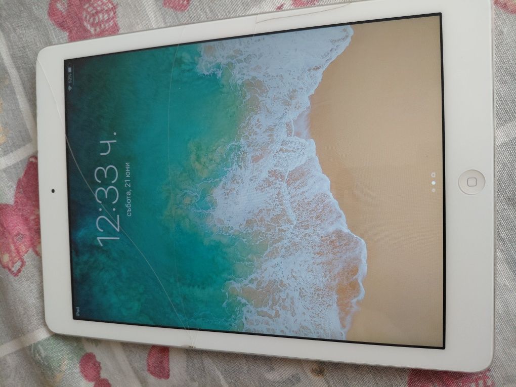 IPad air работи всичко,Пукнат дисплей