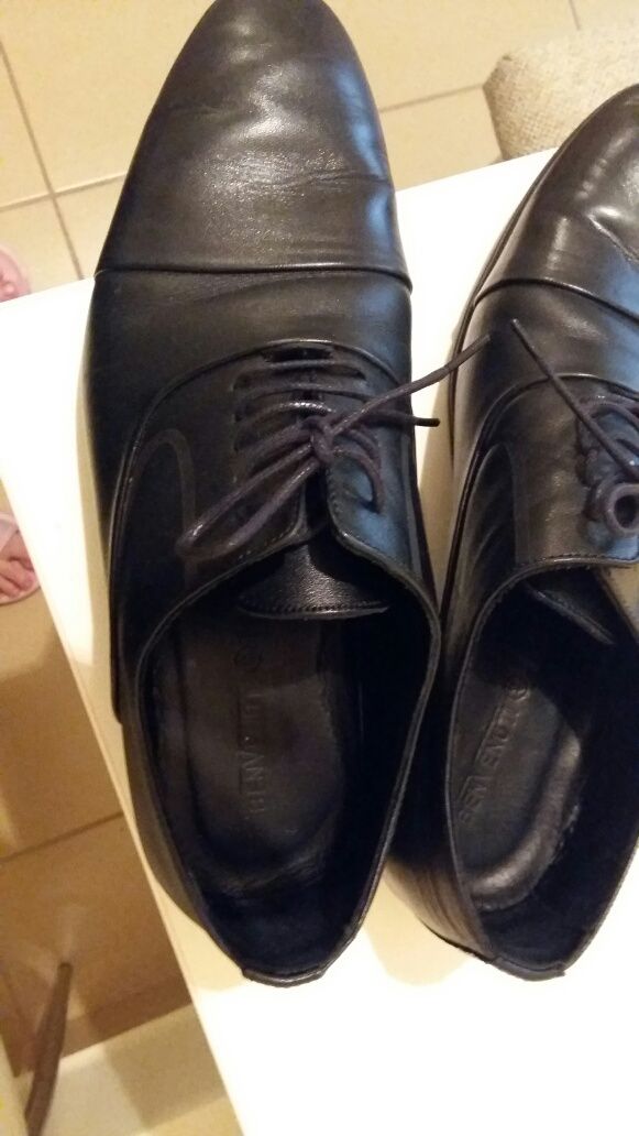 Pantofi piele negri eleganți