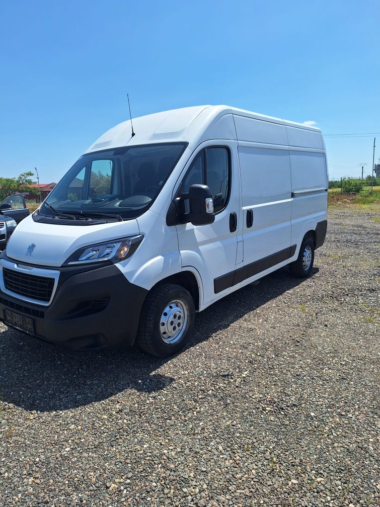 Peugeot Boxer 2020 Mediu L2H2 - 2.2D 165CP E6 - Clima, 2 Usi laterale!
