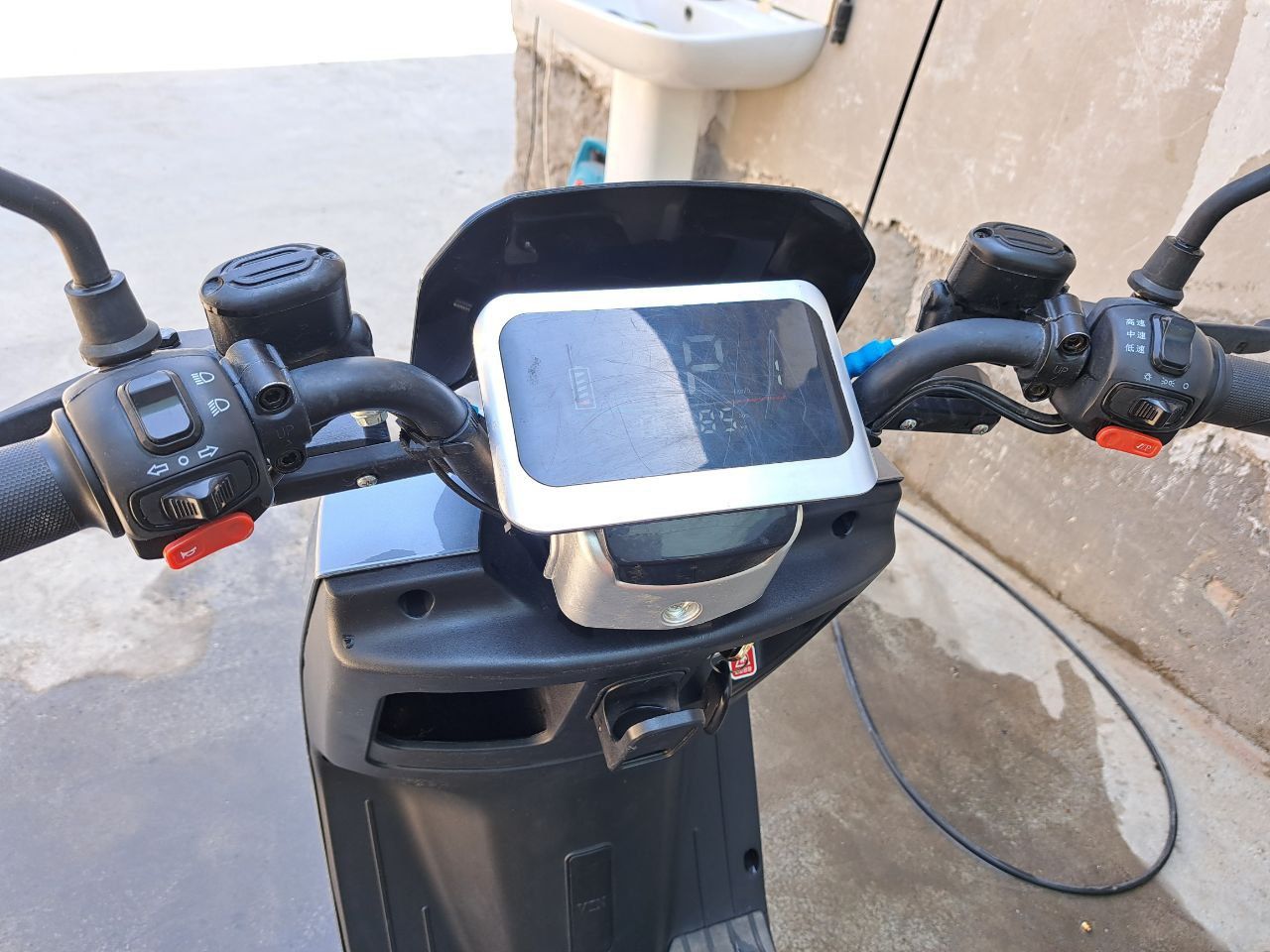 Sotiladi elektra skuter
