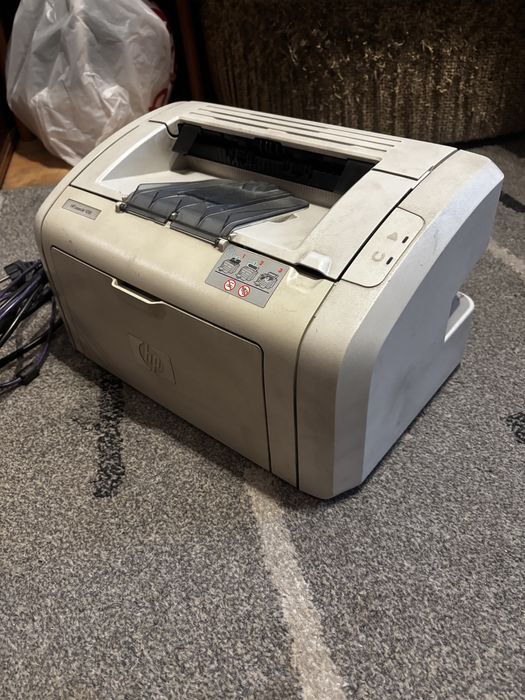 Продаю Принтер hp 1018