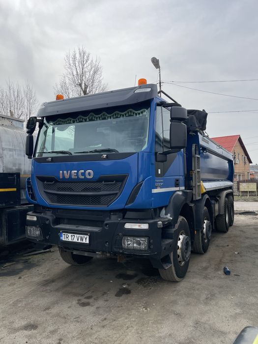 IVECO TRAKKER 8x4 Autobasculanta