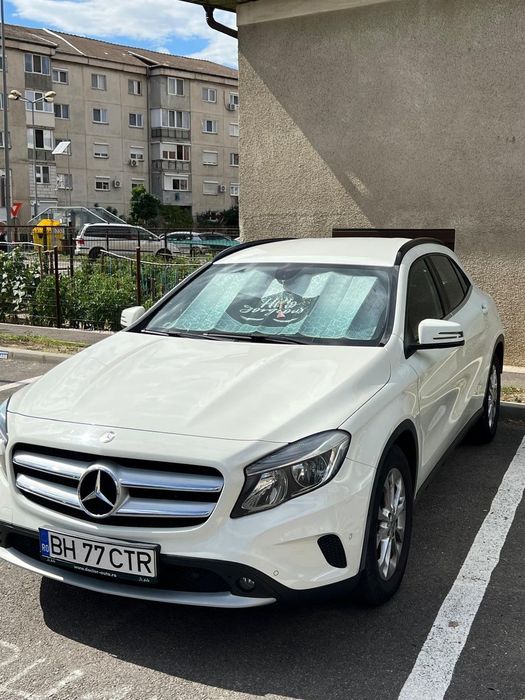 Mercedes-Benz GLA Gla 200 mașina moecabila merită vazuta
