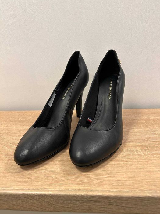 Оригинални дамски обвуки с ток - Tommy Hilfiger Essentials Leather Pum