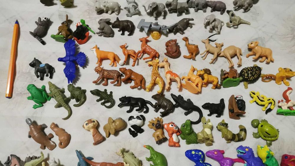Киндер-играчки животни и други