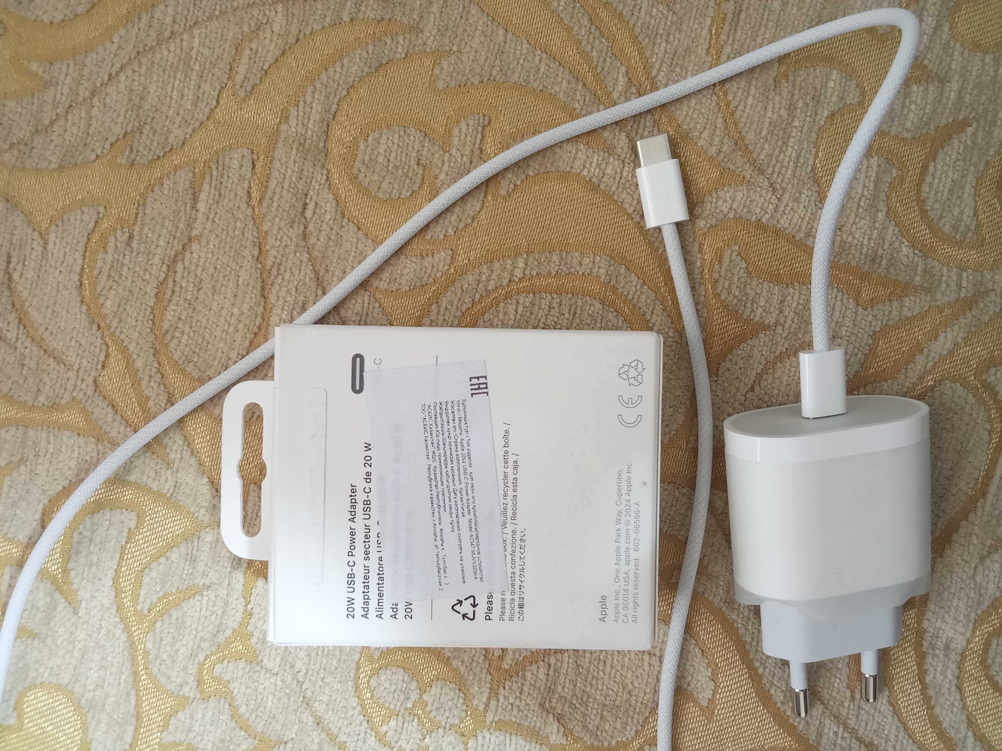 Оригинал Зарядное устройство Apple Iphone 2025. USB-C 20W PowerAdapter