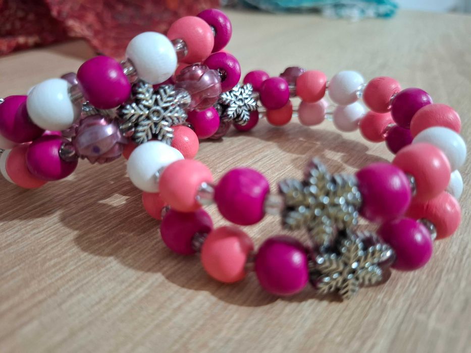 комплекти  гривни и колие  " Снежинки "