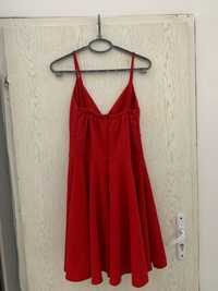 Продавам чисто нова червена рокля