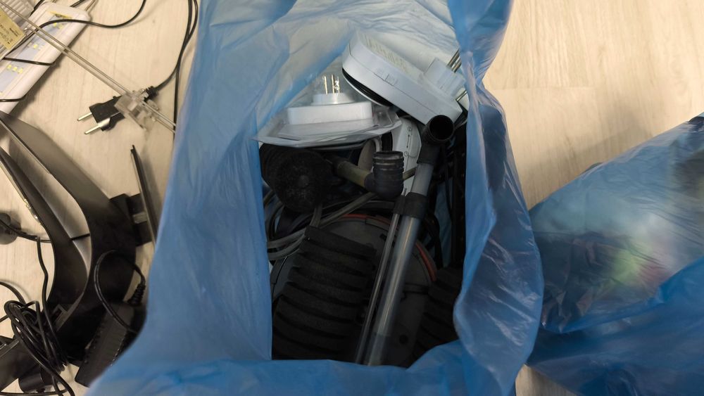 Vand set complet acvariu 60L cu filtre EHEIM, butelie CO2, Led, urgent