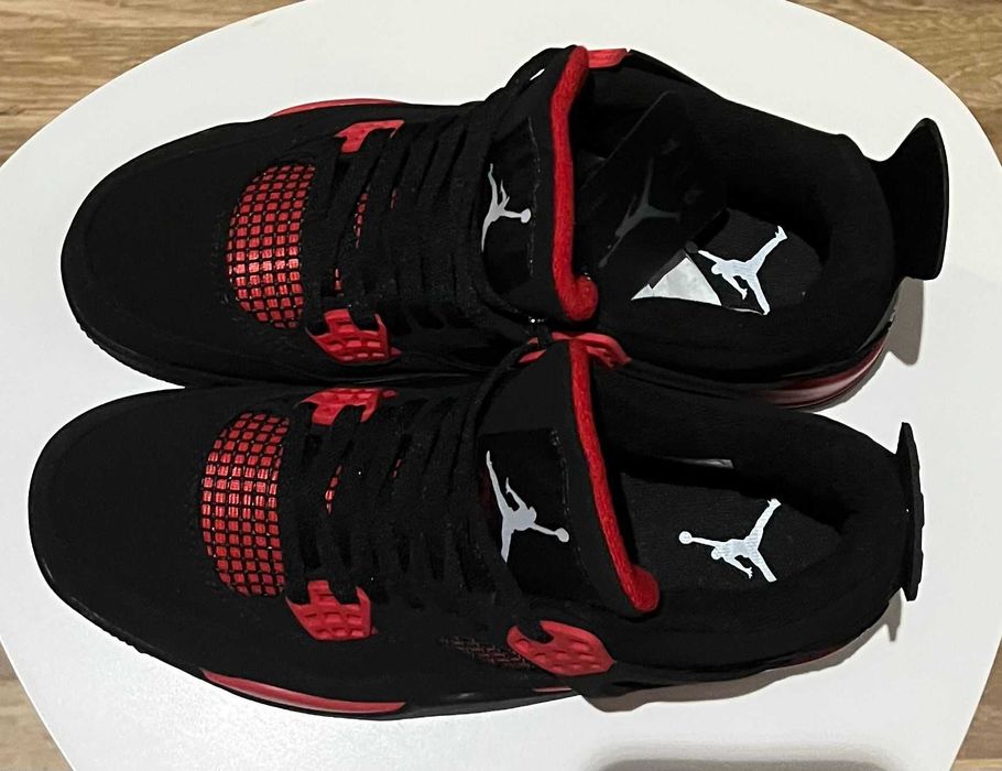 Jordan 4 Red Thunder OFERTA 399 RON DE TOAMNA!